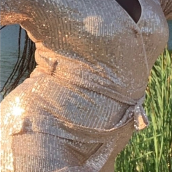 Sequence gold romper w/ belt size 8 or Large - Picture 6 of 7